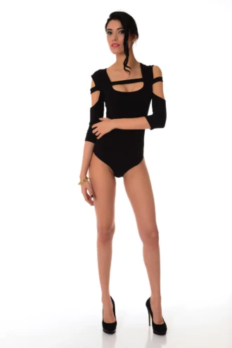Cotton-blend shirt bodysuit with thong bottom, breathable and close for a smooth line under clothing.