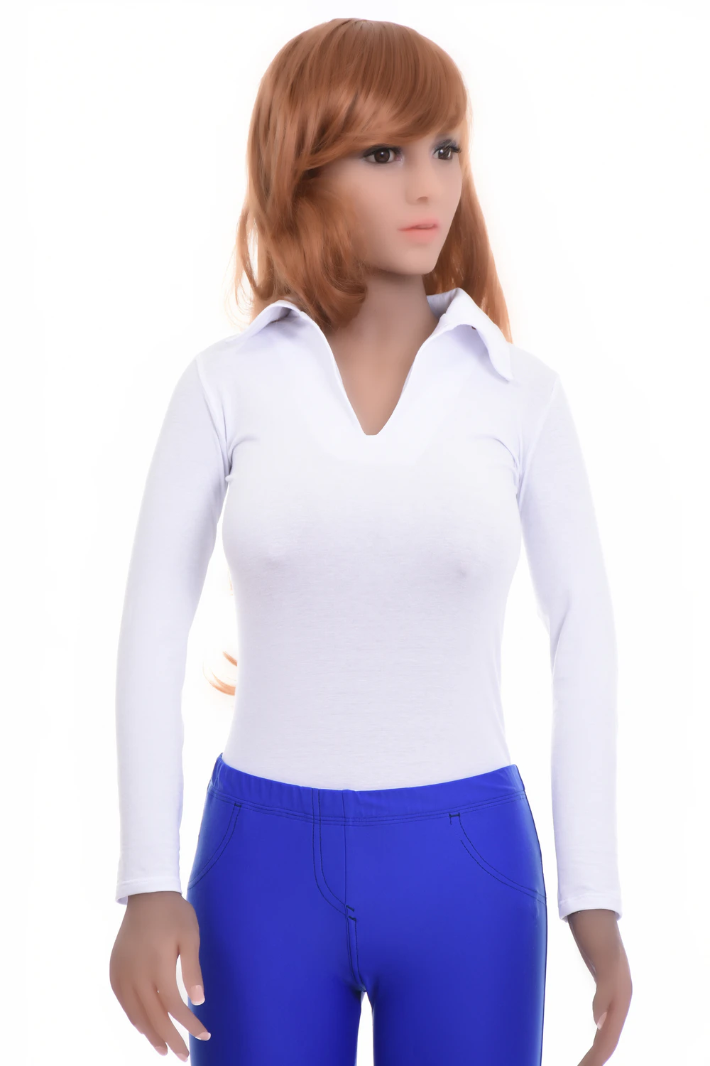 Cotton shirt bodysuit with V-neck and brazilian cut, a smooth everyday layer under tailored looks.