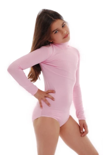 Long-sleeve cotton kids' bodysuit, breathable and gentle, easy to pair with leggings, jeans or a skirt.