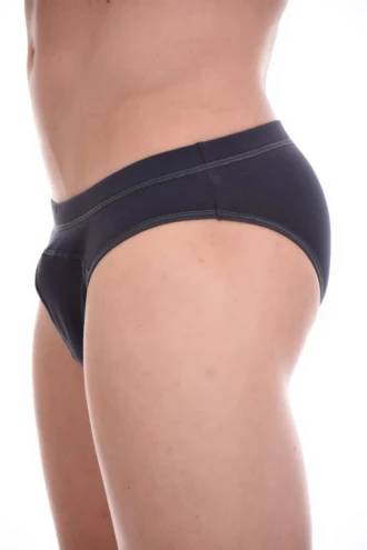 Stretchy cotton-blend briefs for men that move with the body and hold a flat, comfortable waist.