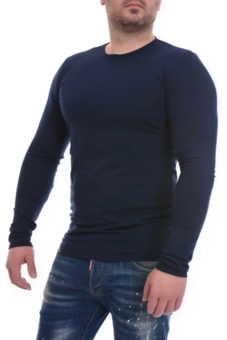 Everyday cotton-blend crew-neck tee for men, dependable and comfortable wear after wear.