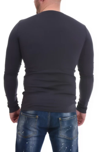 Soft cotton-blend crew-neck tee for men, a dependable long-sleeve staple for everyday layering.