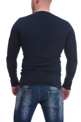 Soft cotton-blend men's round-neck top that holds its shape and softness through repeated washing.