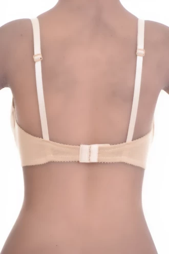 Microfiber and mesh bra with soft unpadded cups for a natural everyday shape, light and smooth under tops.