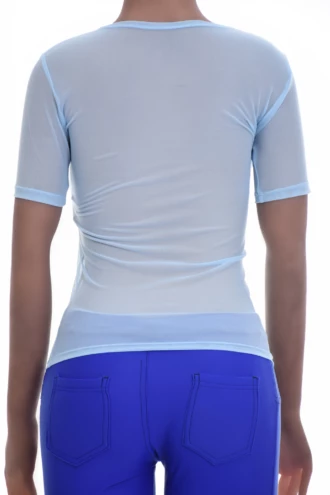 Slim breathable mesh tee with a scoop neckline, soft stretch and short sleeves for an easy fitted look.