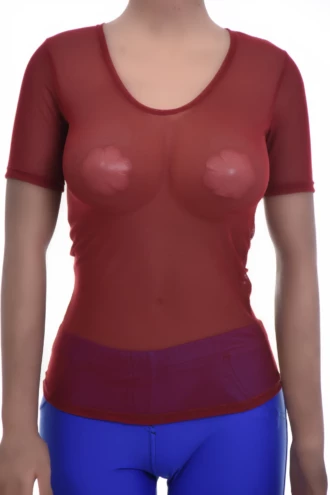 Ventilated open-knit mesh tee with stretch, a scoop neck and short sleeves that keep the shape light.