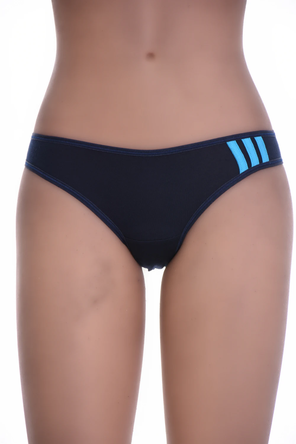 Everyday cotton bikini briefs that breathe through the day with a comfortable low rise.