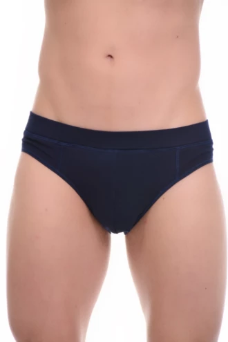 Everyday cotton-blend men's briefs combining breathable airflow with a supportive shape.