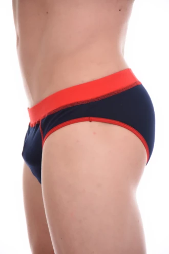 Breathable cotton-blend men's underwear that lets air move freely for all-day comfort.
