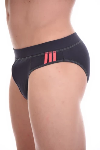 Breathable cotton men's briefs offering steady support with a light, low-bulk feel.