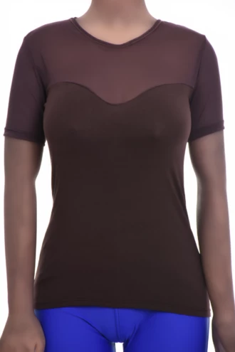 Breathable fitted cotton tee with a round neckline, body-skimming and comfortable against the skin.