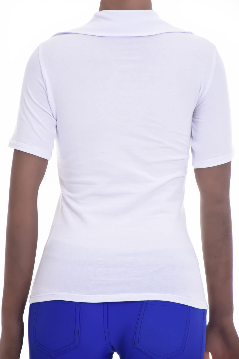 Soft cotton-blend tee with stretch and an open V-neck, a slim shape that follows the figure.