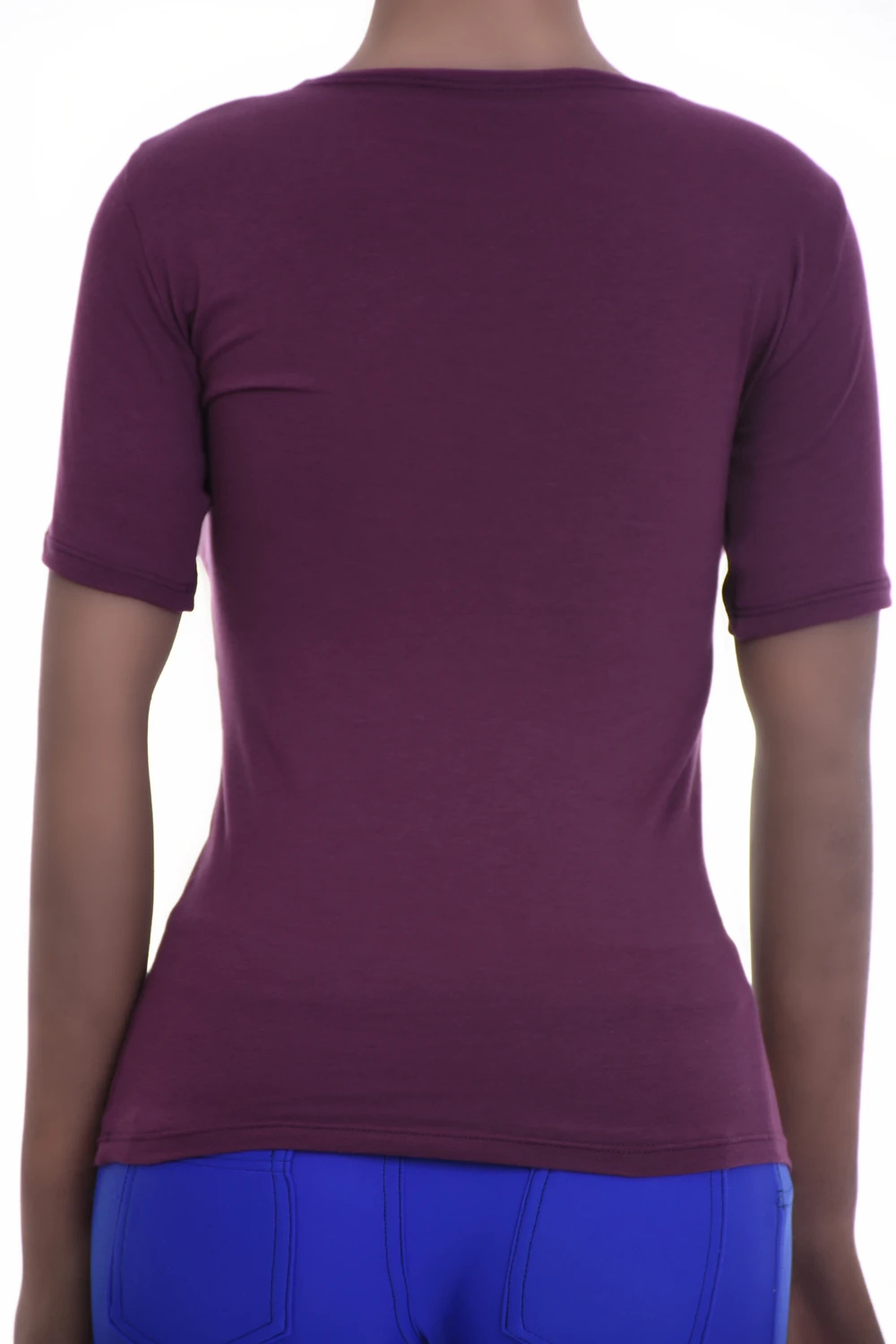 Soft cotton-blend tee with stretch, a low scoop neck and short sleeves for a light everyday layer.