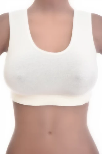 Cotton-blend bralette with a low scoop and soft cups following the natural shape, breathable with an easy pull-on fit.