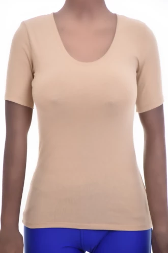 Women's fitted cotton-blend tee with a scoop neckline and short sleeves in a close body-skimming cut.