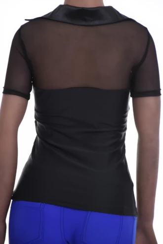 Ventilated open-knit mesh women's tee with stretch microfiber, slim close-fitting shape and short sleeves.