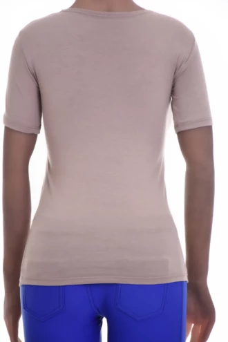 Slim cotton tee with short sleeves and a feminine low scoop, a comfortable body-skimming everyday piece.