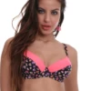 Underwire bikini top in polyamide with a hook-and-eye back for an adjustable hold, quick-drying for the water.